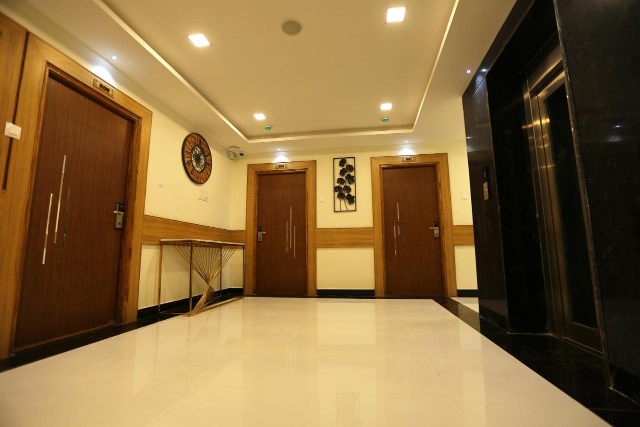 קראיקודי Mehar Inn Hotel מראה חיצוני תמונה