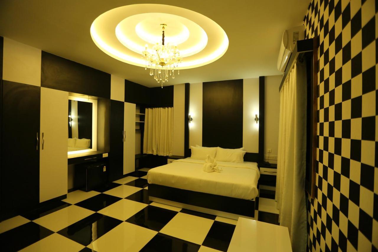 קראיקודי Mehar Inn Hotel מראה חיצוני תמונה