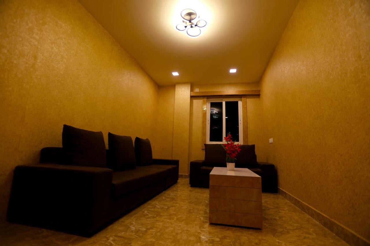 קראיקודי Mehar Inn Hotel מראה חיצוני תמונה
