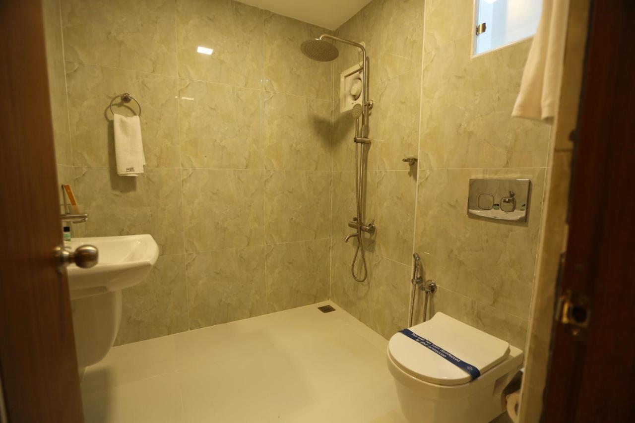 קראיקודי Mehar Inn Hotel מראה חיצוני תמונה